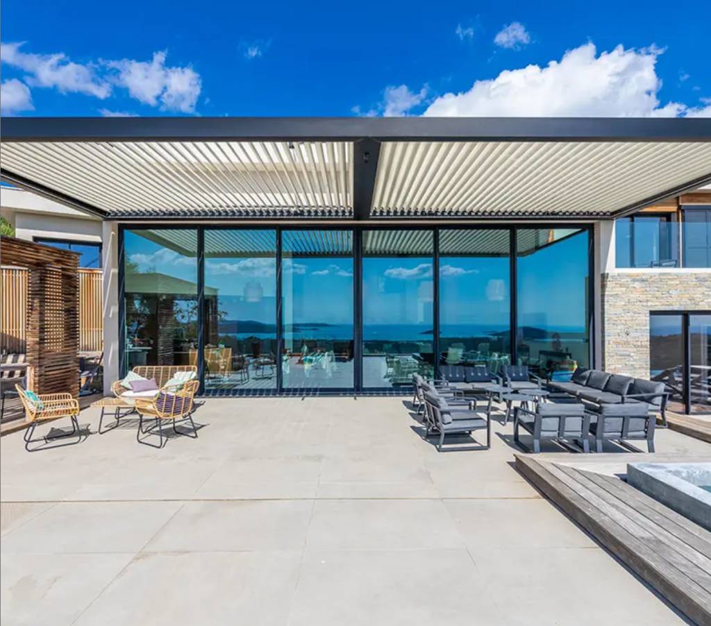 Pergola biossun : fonctionnalités, options et personnalisation