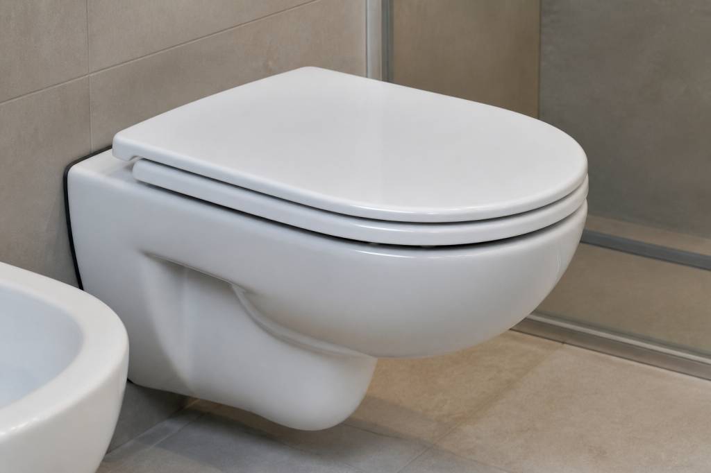 Abattant WC entraxe réglable : comment choisir le modèle idéal pour vos toilettes